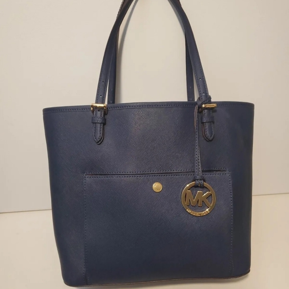 Michael Kors Jet Set Item Medium Top Zip Snap Front Pocket Tote